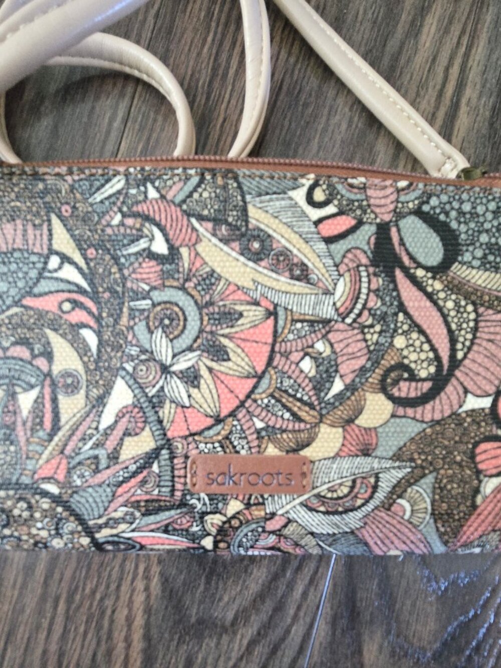 SAKROOTS "Sienna Spirit Desert" Faux Leather Crossbody Wallet NWOT - Picture 5 of 7